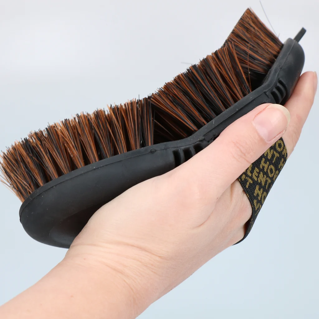 Miękka szczotka dla koni do kurzu i piasku z elastyczną górną częścią – Excellent Horse Flexi Brush Soft - obrazek 5