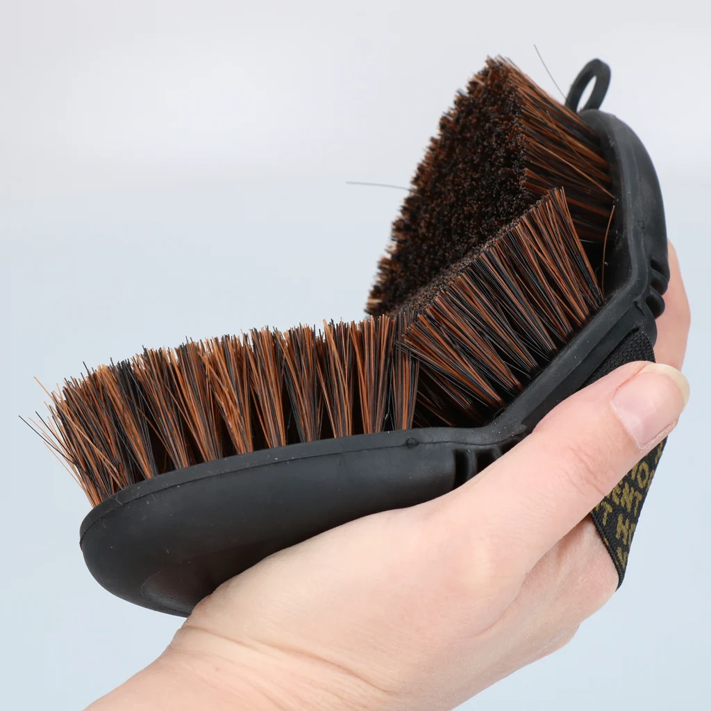 Miękka szczotka dla koni do kurzu i piasku z elastyczną górną częścią – Excellent Horse Flexi Brush Soft - obrazek 6