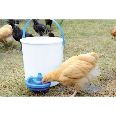 Plastikowa miseczka do picia dla kur 0,5 l - obrazek 2