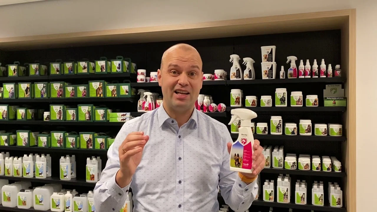Spray przeciw gryzieniu dla psów i kotów z gorzką substancją, 250 ml – Excellent Pets Bite Stop Spray - obrazek 2