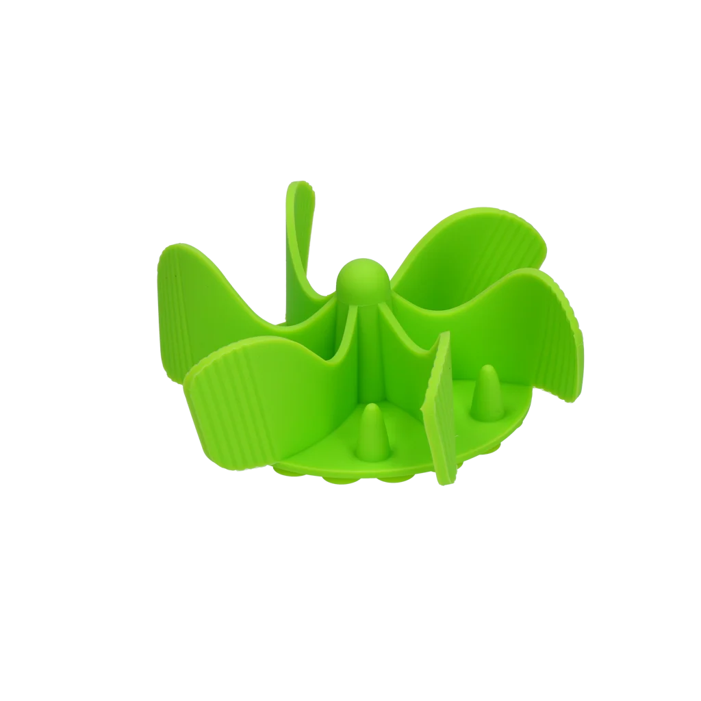 Wkład spowalniający jedzenie do miski dla psa z przyssawkami, zielony M, średnica podstawy 11,5 cm – Eat Slow Live Longer Gobble Stopper - obrazek 2