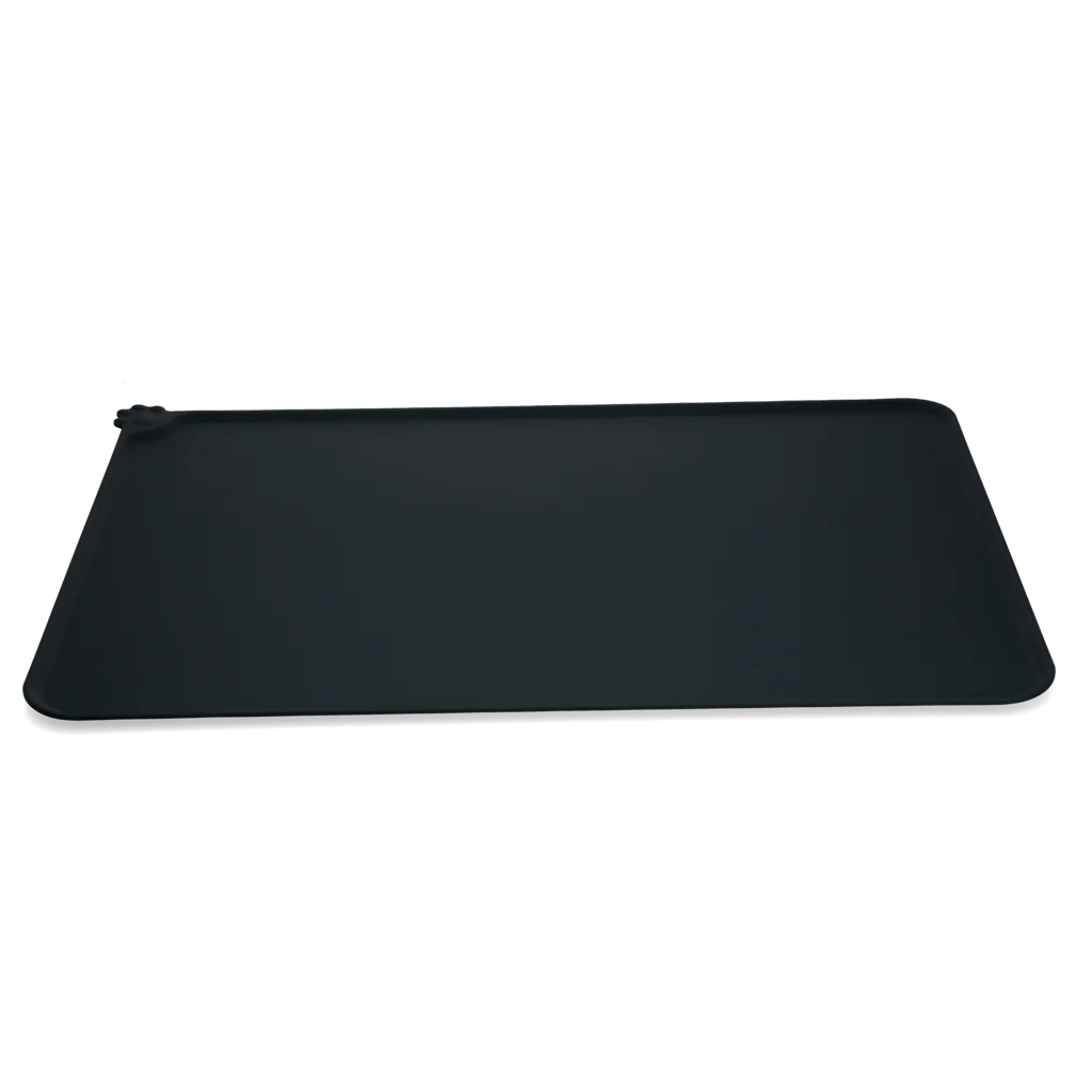 Silikonowa mata pod miskę z podniesionym rantem, M 38 x 54 cm, szara – Eat Slow Live Longer Spill Mat - obrazek 3
