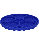 Mata do lizania dla psów ze wzorem piłki i przyssawkami, Ø 22 cm, niebieska – Eat Slow Live Longer Lick Mat Soccer Ball - obrazek 3