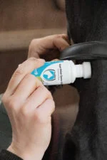 Gąbka neutralizująca zapach dla koni z olejkami eterycznymi, 75 ml – Excellent Horse Odour Spons-On - obrazek 3