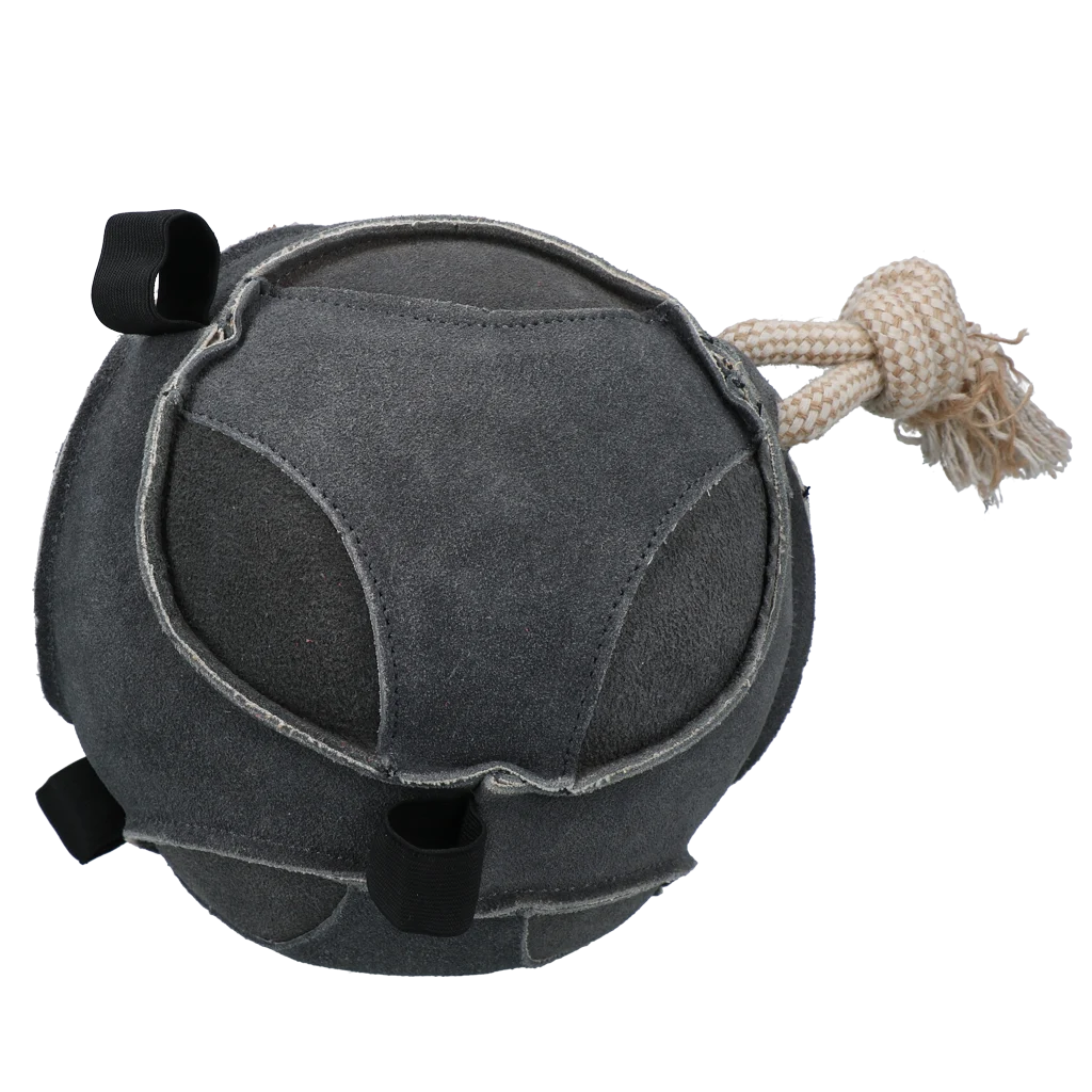 Zamszowa piłka do zabawy dla koni z elastycznymi pętlami, szara – Excellent Horse Fun Play Ball - obrazek 1