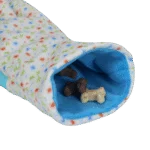 Zabawka węchowa z szeleszczącym materiałem i miejscem na smakołyki – Garden Paws Garden Glove Sky Flowers - obrazek 2