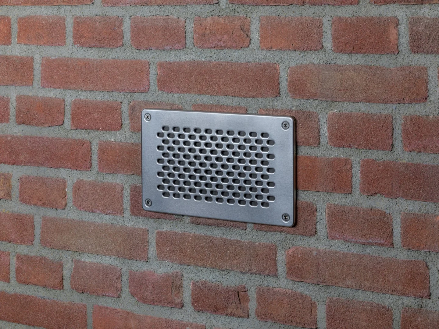 Kratka montowana na elewacji ze stali nierdzewnej 10 x 14 cm – GevelFix - obrazek 2