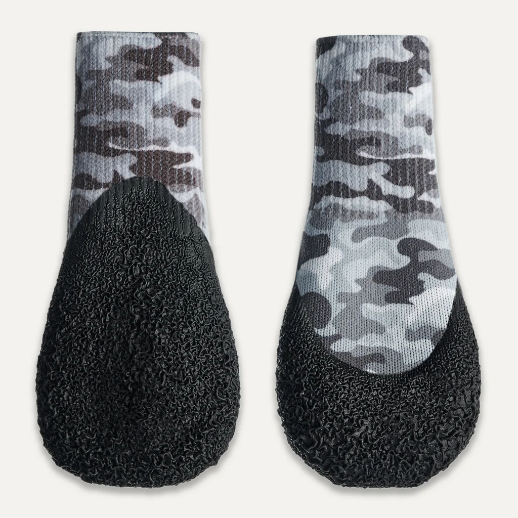 Wodoodporne buty dla psa z gumową podeszwą, 4 sztuki, XS, kamuflaż i czarny – Goo-eez Lites - obrazek 1