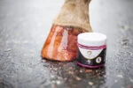 Różowy brokatowy lakier do kopyt, 150 ml – Excellent Horse Hi Gloss Glitter Hoof Polish - obrazek 4
