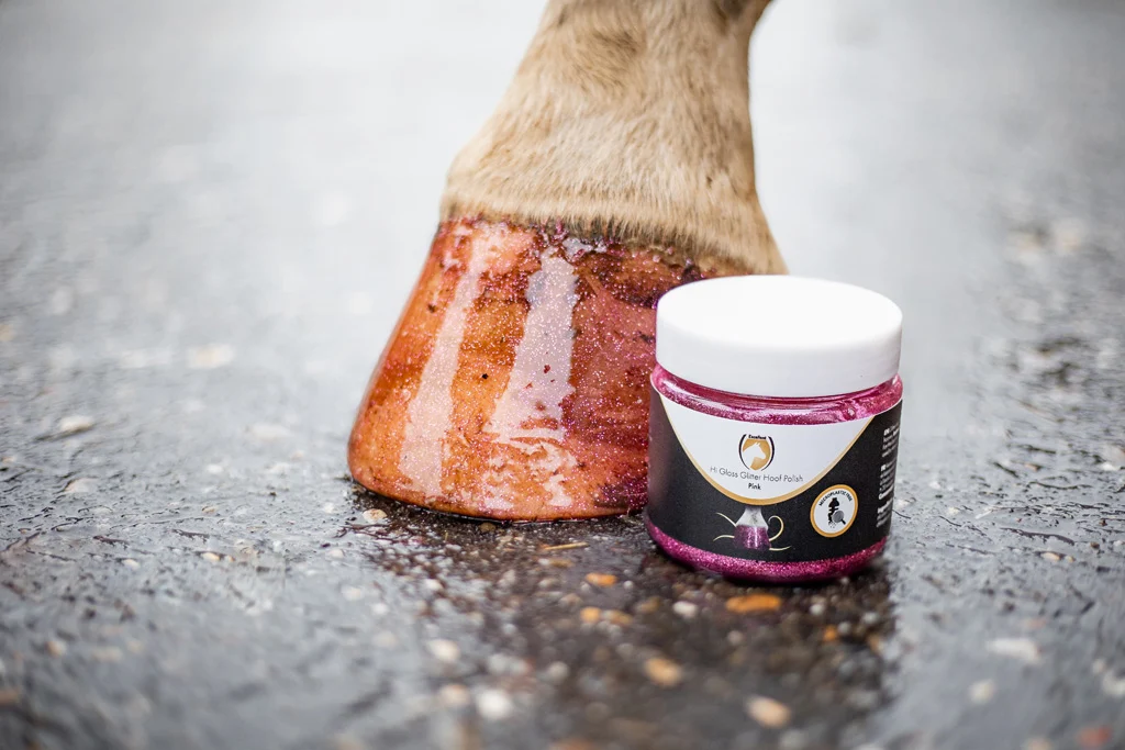 Różowy brokatowy lakier do kopyt, 150 ml – Excellent Horse Hi Gloss Glitter Hoof Polish - obrazek 4
