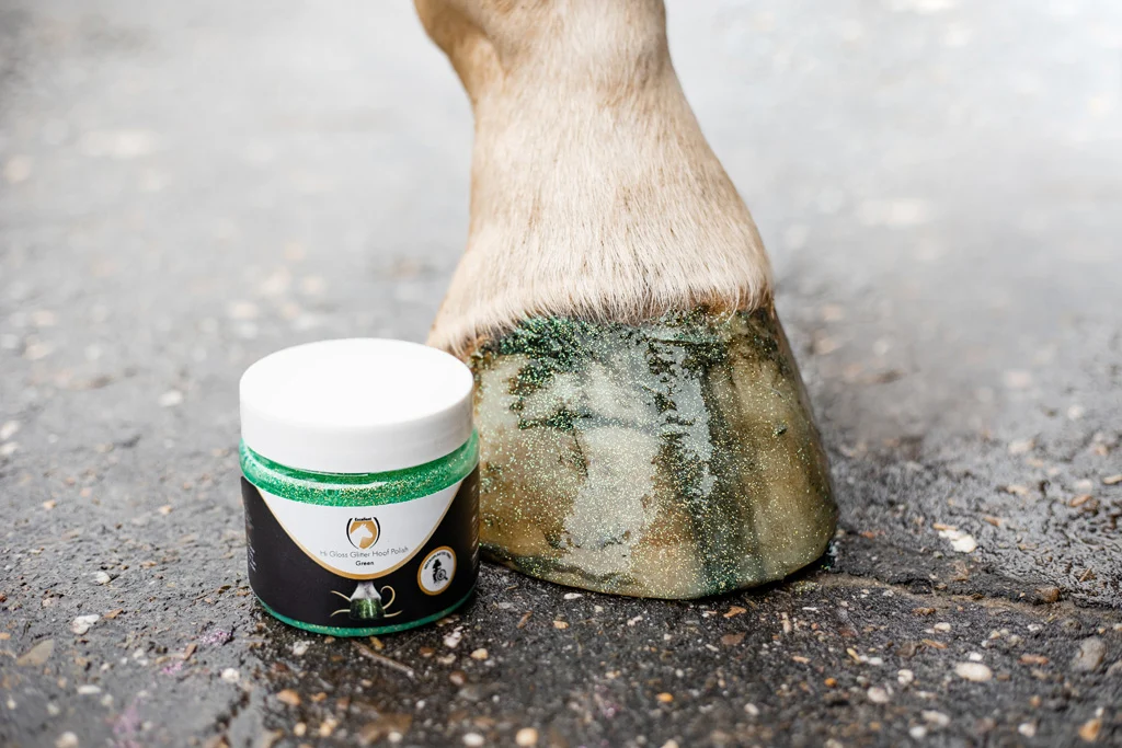 Glitterhoeflak Groen, 150 ml – Excellent Horse Hi Gloss Glitter Hoof Polish - obrazek 4