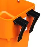 Pomarańczowe wiadro do pojenia cieląt z hakami do zawieszania, 5 l – Shoof Kalf Feeder M1 Rail-Hang