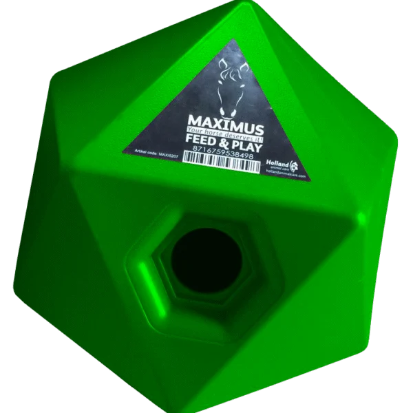 Kostka do zabawy z paszą dla koni z otworem na przysmaki 37 mm, zielona – Maximus Feed & Play Cube
