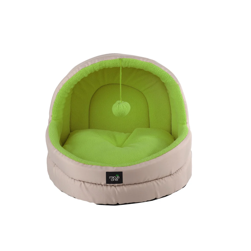 MINU27457.jpg Legowisko typu kryjówka dla kota z polarem i piłeczką do zabawy – Minus One Hideaway Cat Cave Meadow - obrazek 1
