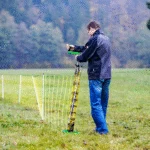 Bęben do siatek dla owiec do 125 cm, z 1 korbą i 1 drążkiem – Twist Butler - obrazek 2