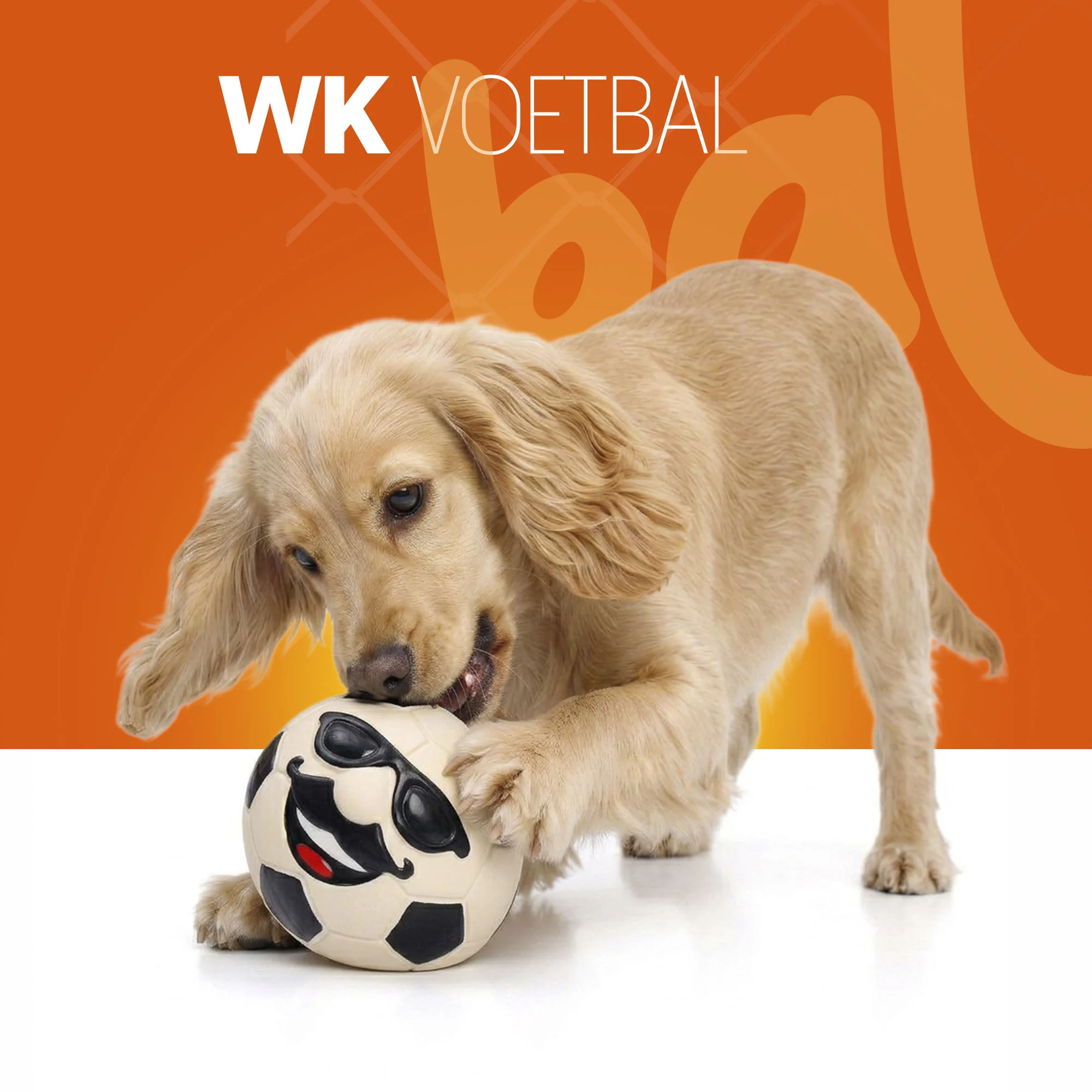 Lateksowa zabawka dla psa z piszczałką, pomarańczowa, M – Holland Mr. WK Soccer - obrazek 2