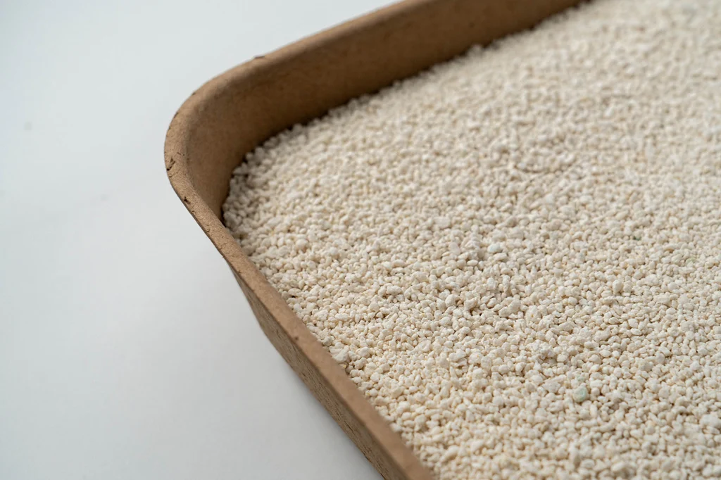 Zbrylający żwirek tofu do automatycznych kuwet, 3,5 kg – Petlux Cassave Tofu - obrazek 3