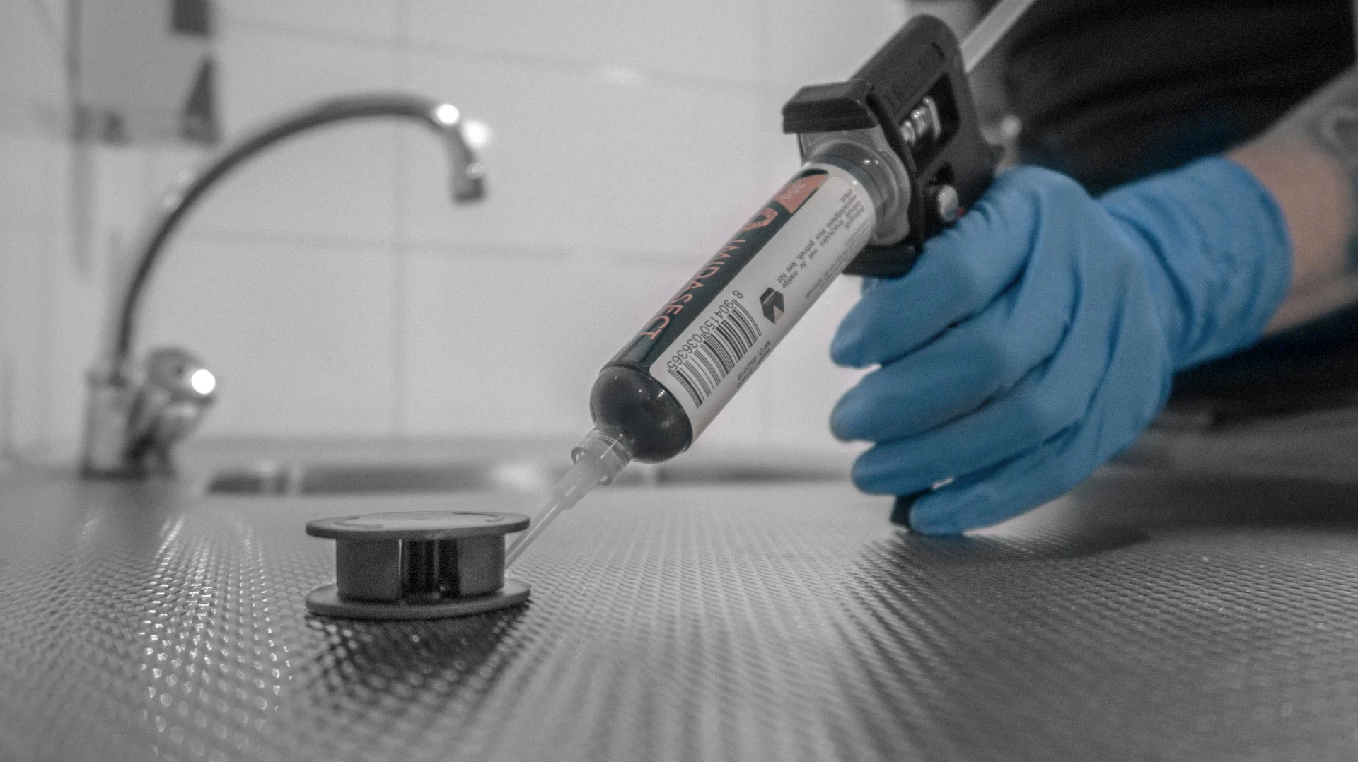 Pistolet do dozowania żelu do preparatów Resoluut i Maxforce, 18,5 cm – Hofman Pest Control - obrazek 5