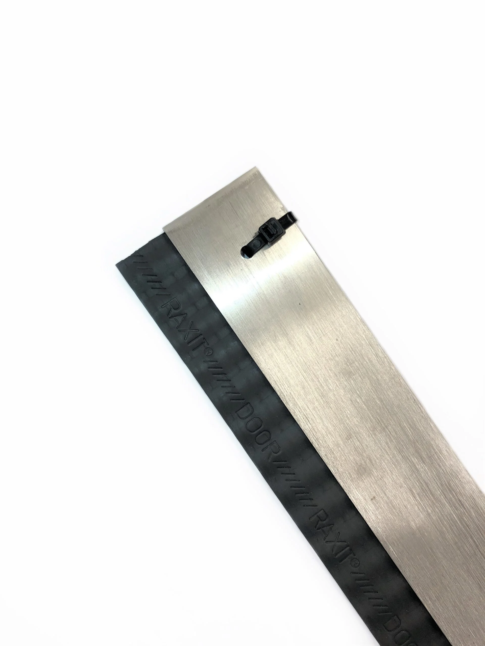 RAXI020.jpg Listwa przeciw gryzoniom pod drzwi z osłoną ze stali nierdzewnej, 1 m – Raxit Door Seal - obrazek 1