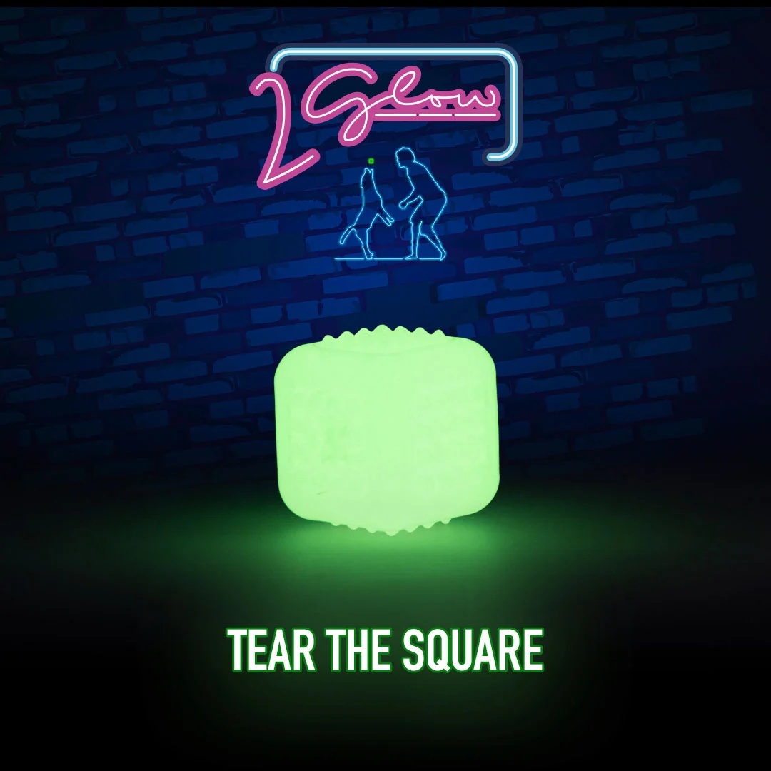 Świecąca zabawka dla psa – 2 Glow Tear the Square - obrazek 3