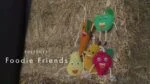 Zabawka dla konia w kształcie ananasa, wydająca szelest, 25 x 15 x 7 cm – Excellent Horse Foodie Friends Pineapple - obrazek 2